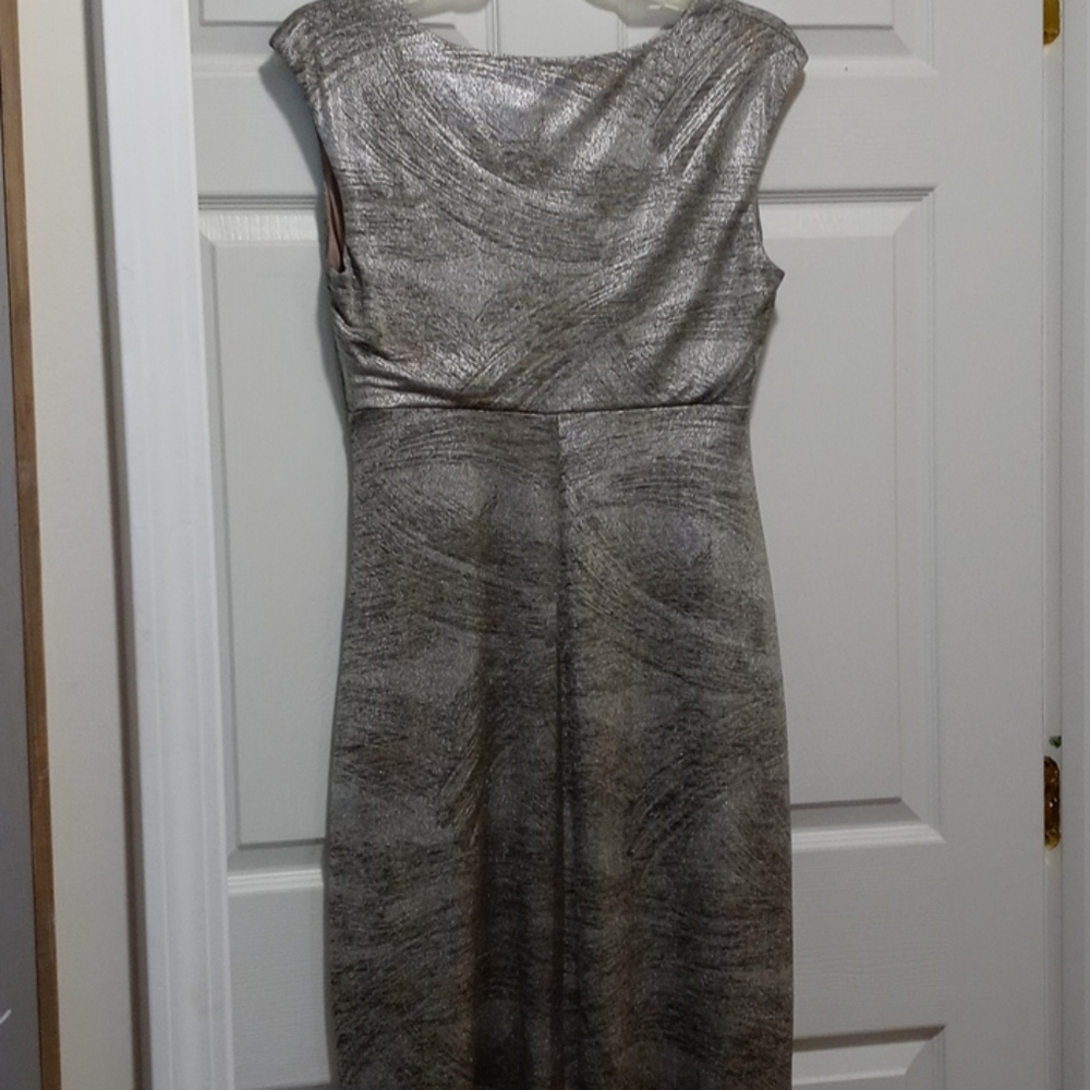 Dress - Picture 8 of 8